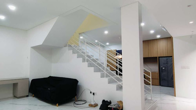 Rumah hoek brand new taman ratu 3 lantai ,lp25121xxxxapr