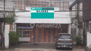 Rumah Area Komersil di Jalan Raya Kebayoran Lama 