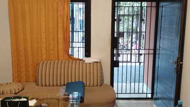 Rumah 2 Lantai Bagus SHM di Menceng, Jakarta Barat