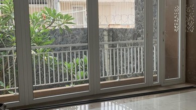 Rumah Green Court Lake Dekat Danau Sudah Renovasi