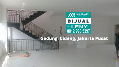 GEDUNG KANTOR BARU 4 LANTAI DI CIDENG, JAKARTA PUSAT, ZONA KOMERSIL,  BEBAS BANJIR