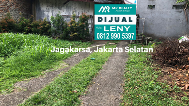 TANAH DAN BANGUNAN LT 1035 M2 DI JAGAKARSA, JAKARTA SELATAN 