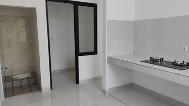 BURUAN HANYA 2 UNIT..RUMAH MODERN MINIMALIS 2,5 LANTAI DI VILLA MELATI MAS, SERPONG TANGERANG