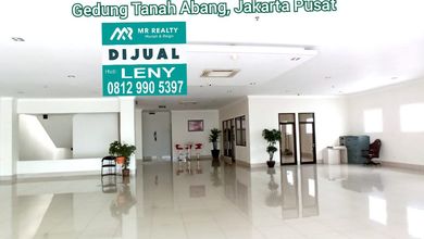 GEDUNG KANTOR DAN SHOWROOM 4,5 LANTAI DAN BASEMENT DI TANAH ABANG, JAKARTA PUSAT