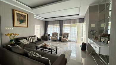 Villa 560 M2 Di Raya Puncak, Megamendung, Bogor, Lagi Bu