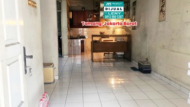 Rumah Siap Huni 2,5 Lantai di Tomang, Jakarta Barat