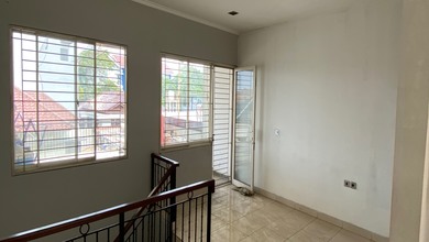 Rumah Minimalis Lebar 6m Bangunan 3 Lt Ditomang