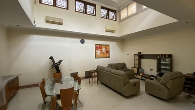 Rumah Lebar 14 Di Tomang Lebar Jalan 3 Mobil Lebar