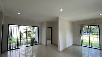 Rumah Lebar 10 Cluster Di Green Lake City Jalan Boulevard 