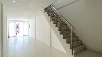 Ruko Siap Pakai Baru Renovasi Di Jl Biak Raya, Cidenv