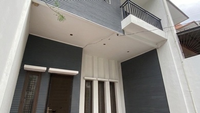 Rumah Minimalis bisa 2 Mobil di Tomang Jarang Ada