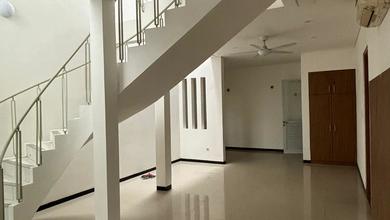 Jarang Ada Rumah Luas 150m Bisa Parkir 3 Mobil Di Tomang