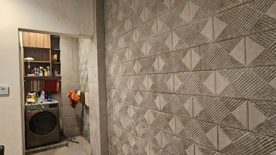 Rumah, 2 Lantai, SHM, di Taman Palem