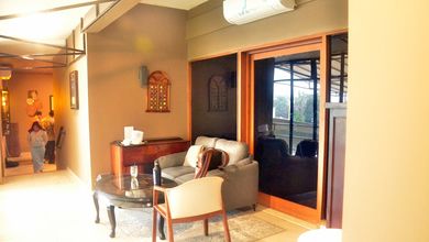 Rumah, 2 Lantai, di Kemang, Jakarta Selatan