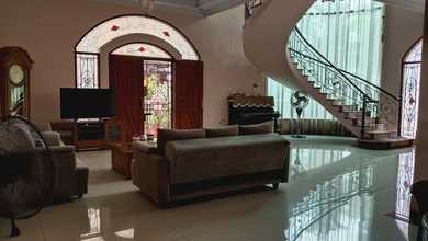 Dijual Rumah Jelambar Luas 300m2 Posisi Hook