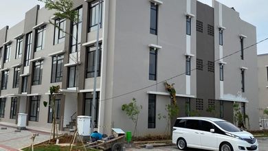 Jakarta barat Rumah di Green Royal Bagus siap huni