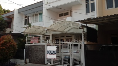 Rumah 2 Lantai Di Jakarta Barat Bagus Lokasi Strategis