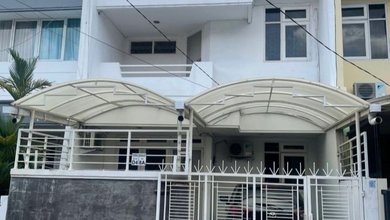 Rumah 2 Lantai di Jakarta Barat Bagus Lokasi Strategis
