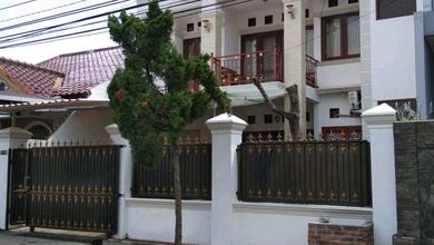 Rumah 2 Lantai Taman Kopo Indah Bandung