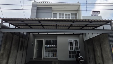 Dijual Rumah Brand New 2,5 Lantai 6,5X20 Sunrise Garden