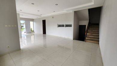 Jual Cepat Rumah Elit area Taman Grisenda, Jakarta Utara, LT 223 m2