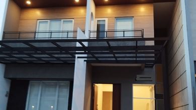 Jual Murah! Brand New! Rumah 3 Lantai Luas 200 M2 Alam Sutera