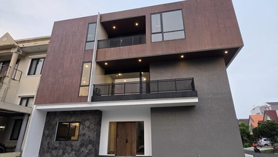 Dijual Rumah Brand New Hoek 3 Lantai LT 204 M2 Alam Sutera