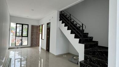 Rumah Baru 2 Lantai di Taman Surya, Jakarta Barat