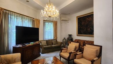 Kebayoran Baru, Rumah Mewah Siap Huni Semi Furnish, Jakarta Selatan