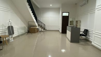 Disewakan Ruko 3 Lantai di Osaka PIK 2. Full Furnish Kantor