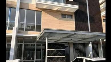 Jual Rumah Mozart Signature Golf Island