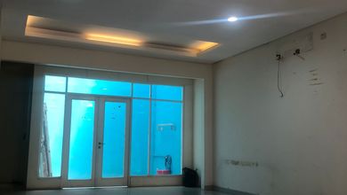 Rumah Golf Lake Residence Lebar 8