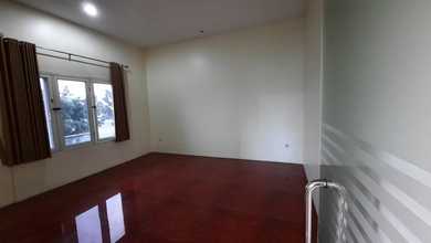 DIJUAL RUMAH MEWAH 3 LANTAI DI PERUMAHAN ALAM SUTERA CLUSTER PALMYRA