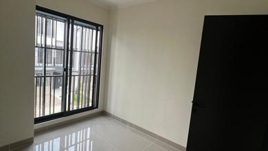O DIJUAL RUMAH 2 LANTAI DI KOMP LEONORA SYMPHONY GADING SERPONG