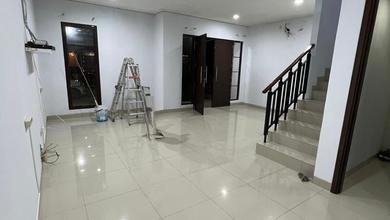 Dijual Rumah 2 Lantai Green Lake City Cluster Asia Ukuran 8X15, Tangerang