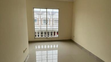 DIJUAL RUMAH 4X15 DI PERUMAHAN GREEN LAKE CITY CLUSTER WEST EUROPE