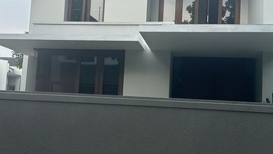Dijual rumah 2 lantai puri bintaro,Jakarta Selatan. hook, luas bangunan  480 M2