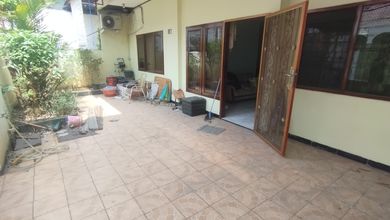 Dijual Rumah Taman Kota 1 1/2 Lantai