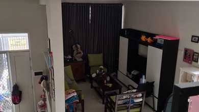 DIJUAL RUMAH 3,5 LANTAI  DI JALAN HADIAH 1 ,JELAMBAR,JAKARTA