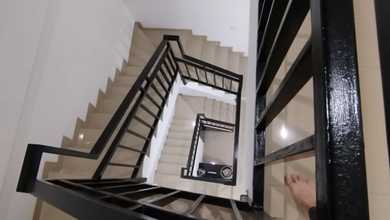 DIJUAL RUMAH 3 LANTAI LT.60M2 JLN PUSPA V ,CENGKARENG,JAKBAR