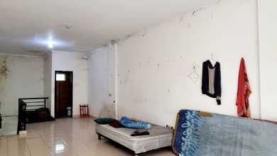 Dijual/Disewakan Ruko Gandeng Pasar Laris 2 lantai di Duri Kosambi