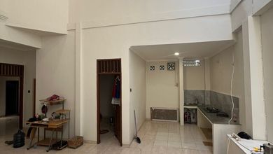 DIJUAL RUMAH 2 LANTAI UKURAN 8X15M2 SEBELAH TAMAN DI PERUM GRAHA RAYA CLUSTER DAHLIA