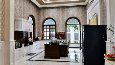 RUMAH MEWAH 2 LANTAI PIK