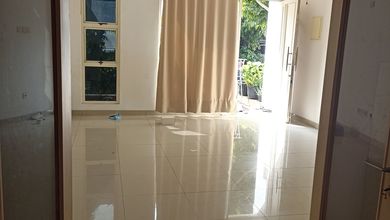 Rumah Di Golf Lake Residence 2 Lantai Siap Huni Disewakan