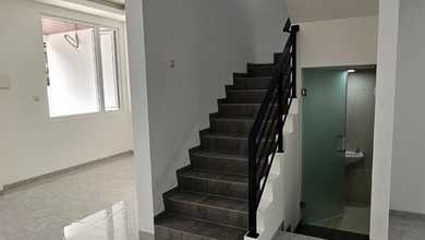 Rumah Baru Cantik Malibu 3 Lantai Shm 