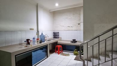 RUKO 4 LANTAI SANGAT MURAH SIAP PAKAI