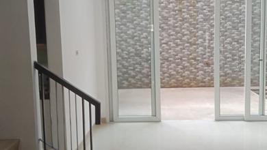 Rumah Golf Lake Residence Lt200 M Siap Huni. SHM