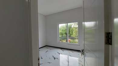 DIJUAL RUMAH CANTIK BRAND NEW BOULEVARD KOSAMBI BARU, JAKBAR