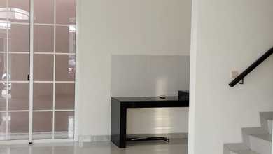 DISEWA RUMAH HOOK 2 LANTAI DI GREEN LAKE CITY, TANGERANG