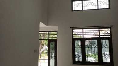 Disewakan Rumah 1 1/2 Lantai Siap Huni di Metland Puri